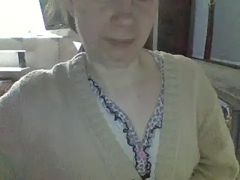 Moi Lina online show from January 2025 11:00:01 PM