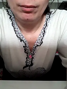 Moi Lina online show from September 2025 01:35:02 PM