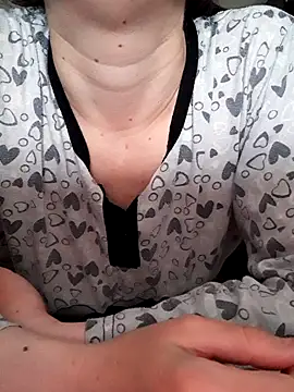 Moi Lina online show from October 2025 11:42:02 AM