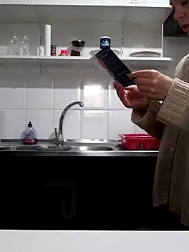 Moi Lina online show from November 2025 02:06:01 PM