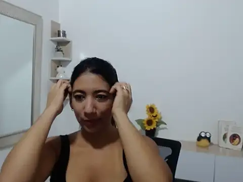 Eva Rodriguez  online show from September 2025 06:29:02 PM