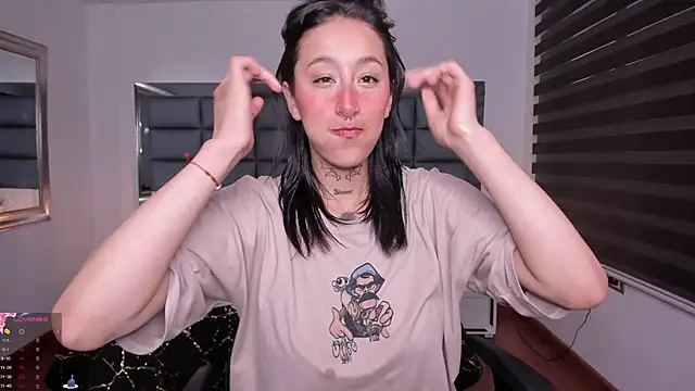 Snapshot of Mariana_Joness chatting on November 2025 01:38:01 AM Mariana Joness online show from November 2025 01:38:01 AM