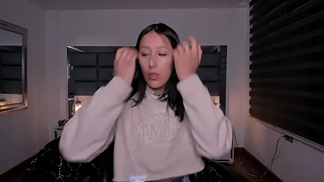 Snapshot of Mariana_Joness chatting on November 2025 02:11:02 AM Mariana Joness online show from November 2025 02:11:02 AM