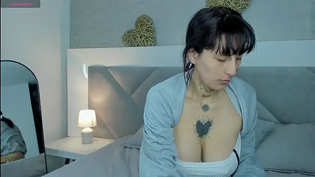 Snapshot of Mariana_Joness chatting on February 2026 03:05:02 AM Mariana Joness online show from February 2026 03:05:02 AM