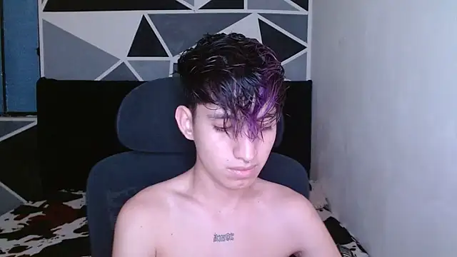 littlextreme online show from December 2024 02:21:01 AM