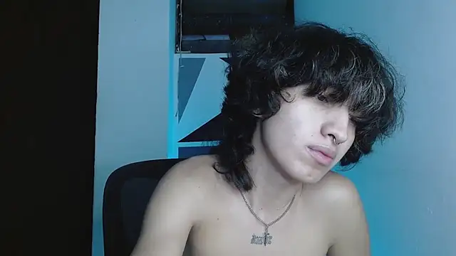 Snapshot of littlextreme chatting on June 2026 02:21:02 AM littlextreme online show from June 2026 02:21:02 AM