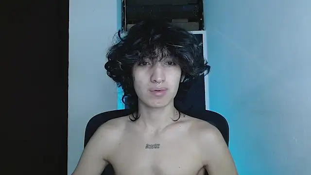 Snapshot of littlextreme chatting on June 2026 02:53:02 AM littlextreme online show from June 2026 02:53:02 AM