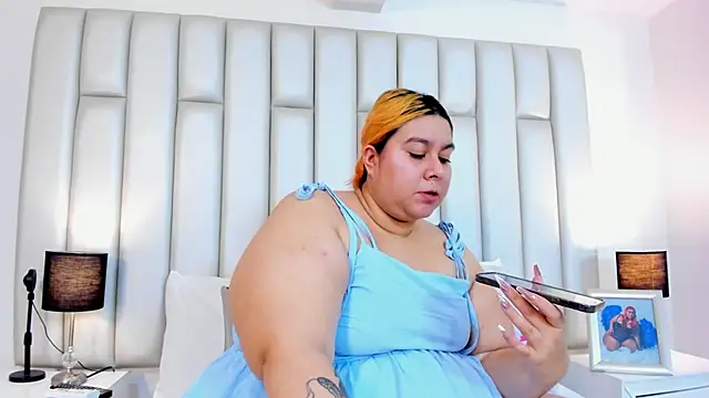 aandreaperez online show from February 2025 11:40:02 AM