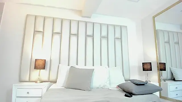 aandreaperez online show from November 2025 07:37:01 PM