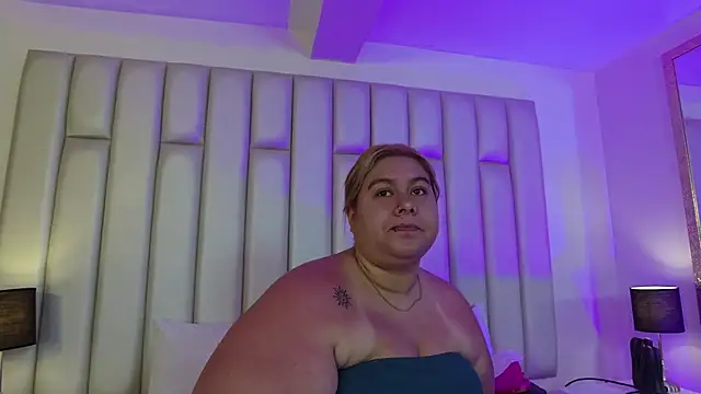 aandreaperez online show from March 2026 11:37:01 AM