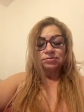 gisela27 online show from April 2026 02:55:01 AM