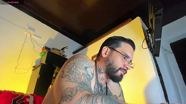 CamiloGray  online show from October 2025 02:04:01 PM