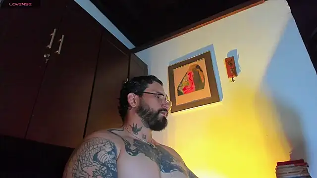 Snapshot of CamiloGray_ chatting on April 2026 02:00:02 PM CamiloGray online show from April 2026 02:00:02 PM