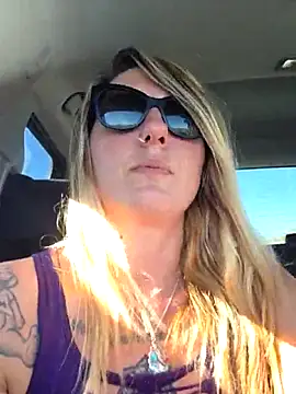 SheIsSomething online show from April 2026 11:19:02 PM