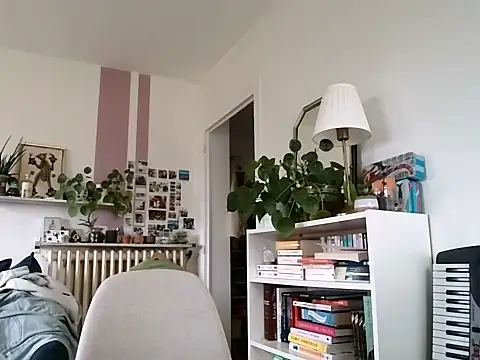 Snapshot of Simon-tem chatting on February 2026 01:22:01 PM Simon-tem online show from February 2026 01:22:01 PM