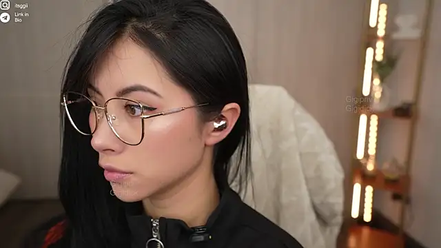 Gigi ohlala online show from October 2025 05:33:02 PM