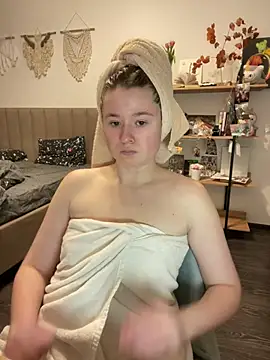 sweetest pie online show from March 2025 04:44:02 PM