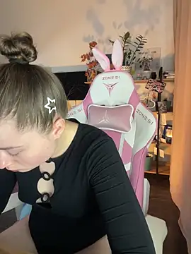 sweetest pie online show from October 2025 05:43:02 PM