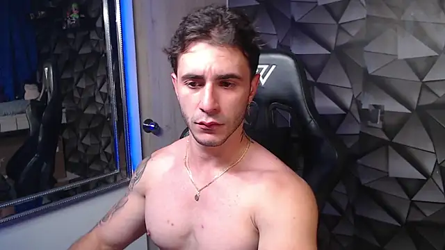 Latino stud4u online show from March 2025 01:04:02 AM