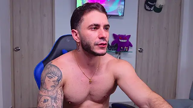 Snapshot of Latino_stud4u chatting on June 2026 02:22:01 AM Latino stud4u online show from June 2026 02:22:01 AM