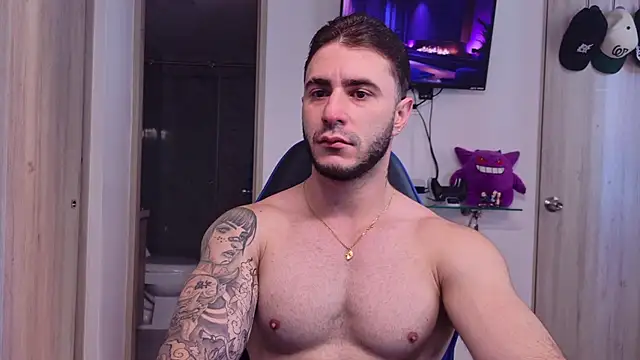 Snapshot of Latino_stud4u chatting on June 2026 09:43:02 PM Latino stud4u online show from June 2026 09:43:02 PM