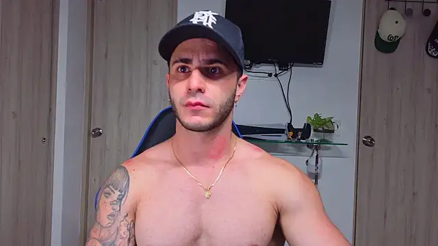 Snapshot of Latino_stud4u chatting on July 2026 10:59:02 PM Latino stud4u online show from July 2026 10:59:02 PM