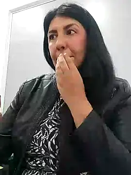 aisha latina online show from February 2025 03:03:01 PM