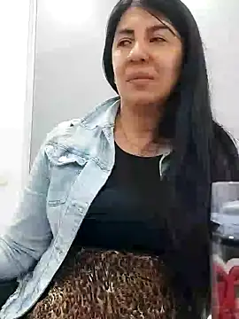 aisha latina online show from February 2025 07:41:02 PM