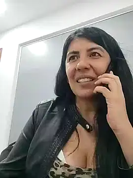 aisha latina online show from March 2025 08:11:02 PM