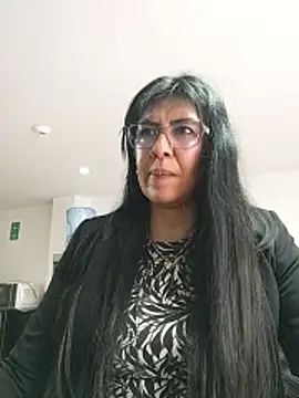 aisha latina online show from October 2025 03:47:02 PM