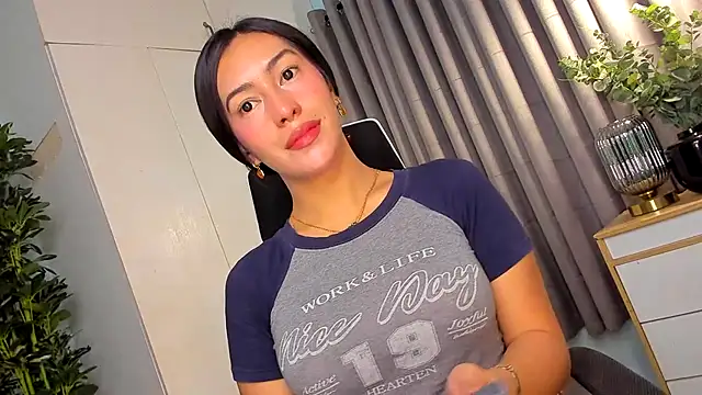 Snapshot of Jasmine_Elcock chatting on April 2026 02:01:02 PM Jasmine Elcock online show from April 2026 02:01:02 PM