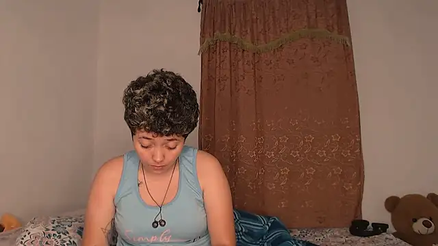 Snapshot of kathy_luisa chatting on June 2026 09:46:01 PM kathy luisa online show from June 2026 09:46:01 PM