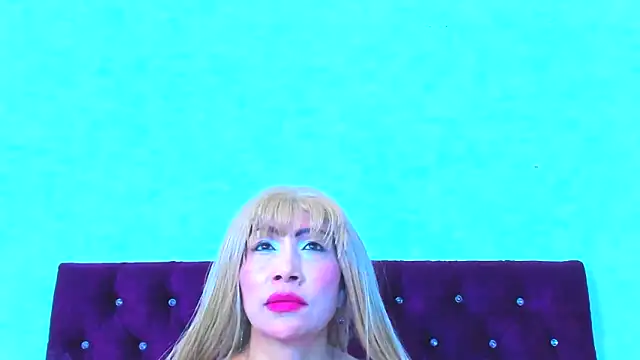 Snapshot of almabeckelt chatting on April 2026 10:12:02 PM almabeckelt online show from April 2026 10:12:02 PM
