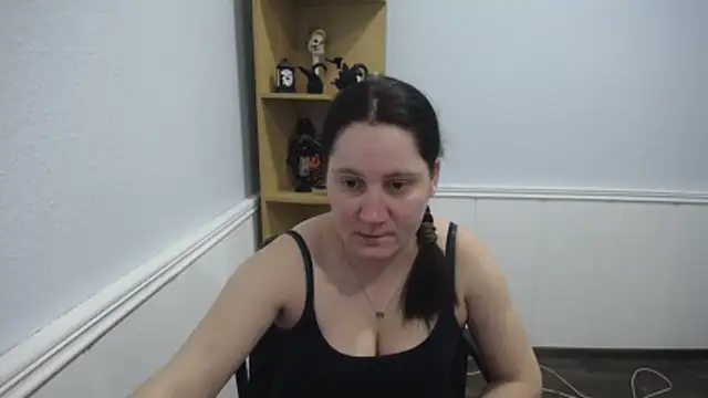 JosieJun  online show from December 2025 06:23:01 PM