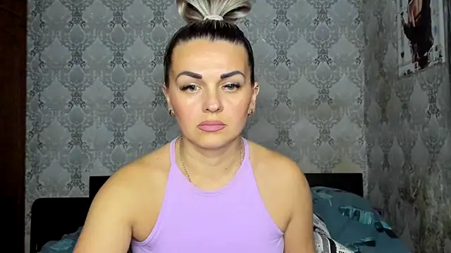 NicoletMoore online show from December 2025 08:13:01 PM