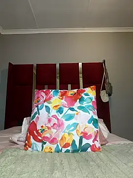 HoneyDropsX online show from October 2025 12:06:01 AM