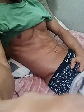 Snapshot of Kize69 chatting on January 2026 04:37:02 AM Kize69 online show from January 2026 04:37:02 AM