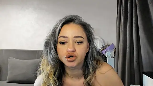 Claire95  online show from February 2025 06:17:02 AM