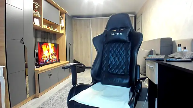 Claire95  online show from October 2025 04:56:02 AM