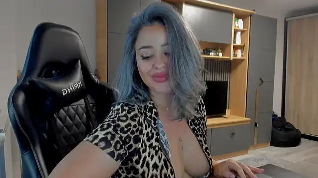 Claire95  online show from July 2026 07:01:02 PM
