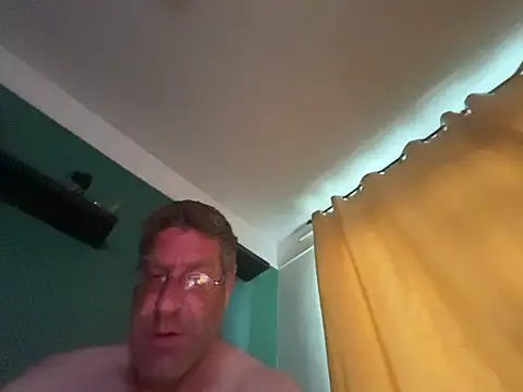 Snapshot of bigboy6880 chatting on July 2026 04:39:01 AM bigboy6880 online show from July 2026 04:39:01 AM