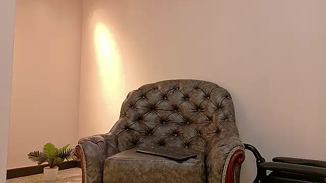 niky smit online show from March 2025 11:37:02 AM