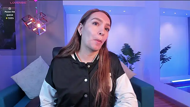 miataylorr1 online show from September 2025 12:16:02 PM