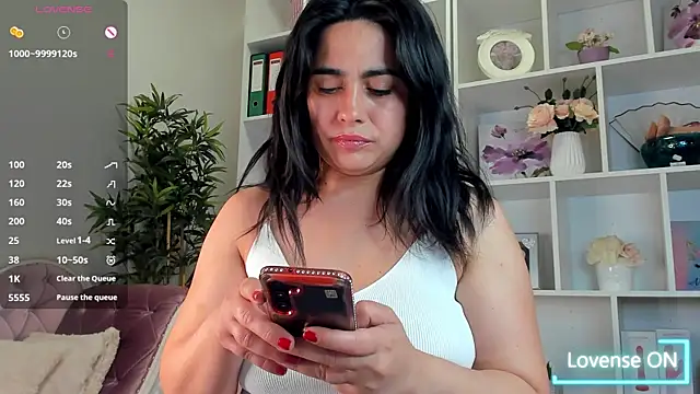Snapshot of EmaBrownie chatting on July 2026 06:10:02 PM EmaBrownie online show from July 2026 06:10:02 PM