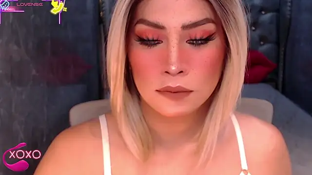 QUEEN GIAMOORE69 online show from September 2025 07:28:01 PM