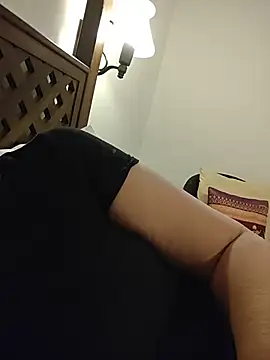 Snapshot of Susannemilf chatting on February 2026 01:21:02 PM Susannemilf online show from February 2026 01:21:02 PM