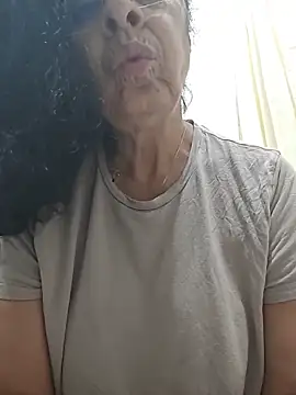 Snapshot of Susannemilf chatting on February 2026 01:47:02 AM Susannemilf online show from February 2026 01:47:02 AM