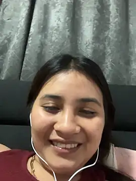 Snapshot of _Bellatrixy_ chatting on April 2026 04:44:01 PM Bellatrixy online show from April 2026 04:44:01 PM