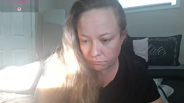 julimonroe online show from November 2025 09:57:02 PM