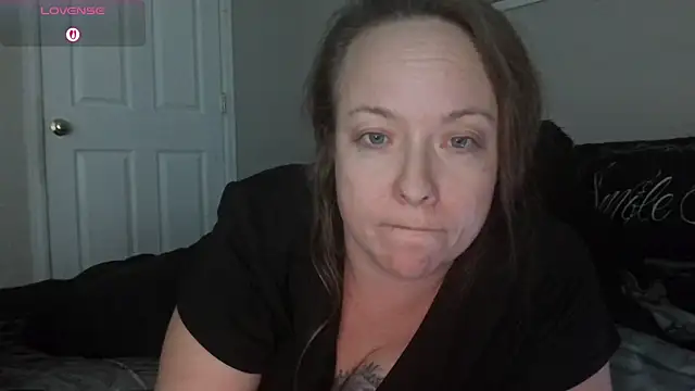 Snapshot of julimonroe chatting on December 2025 03:02:02 AM julimonroe online show from December 2025 03:02:02 AM